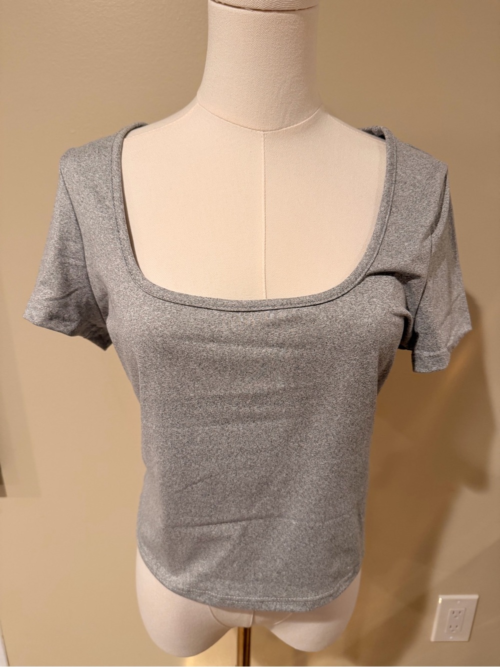 Classic Scoop Neck Short Sleeve Top - Heather Gray